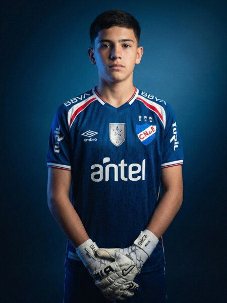 Camiseta Golero 2026 Nacional Junior Skuba, Azul Marino, Rojo