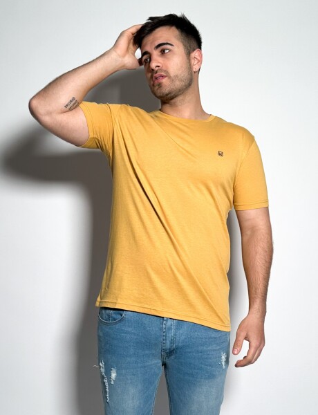Remera Timo Mostaza
