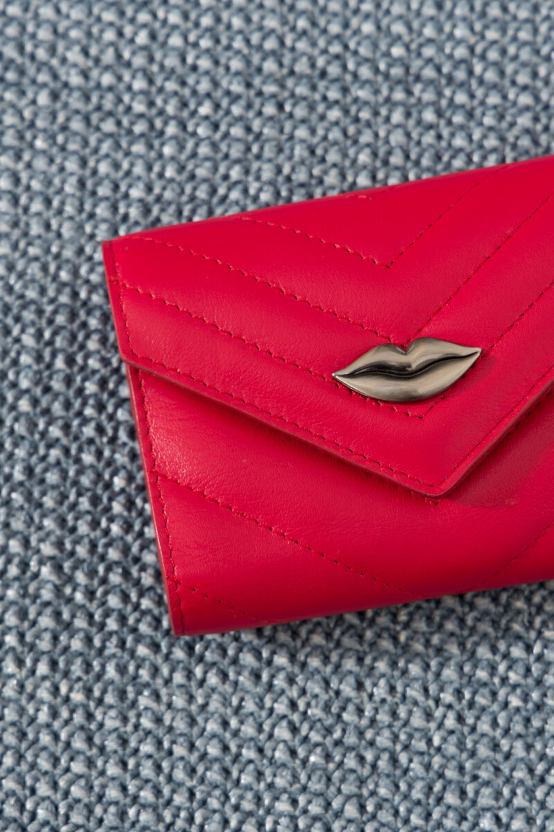 BILLETERA LIPSTICK FLAP Frambuesa