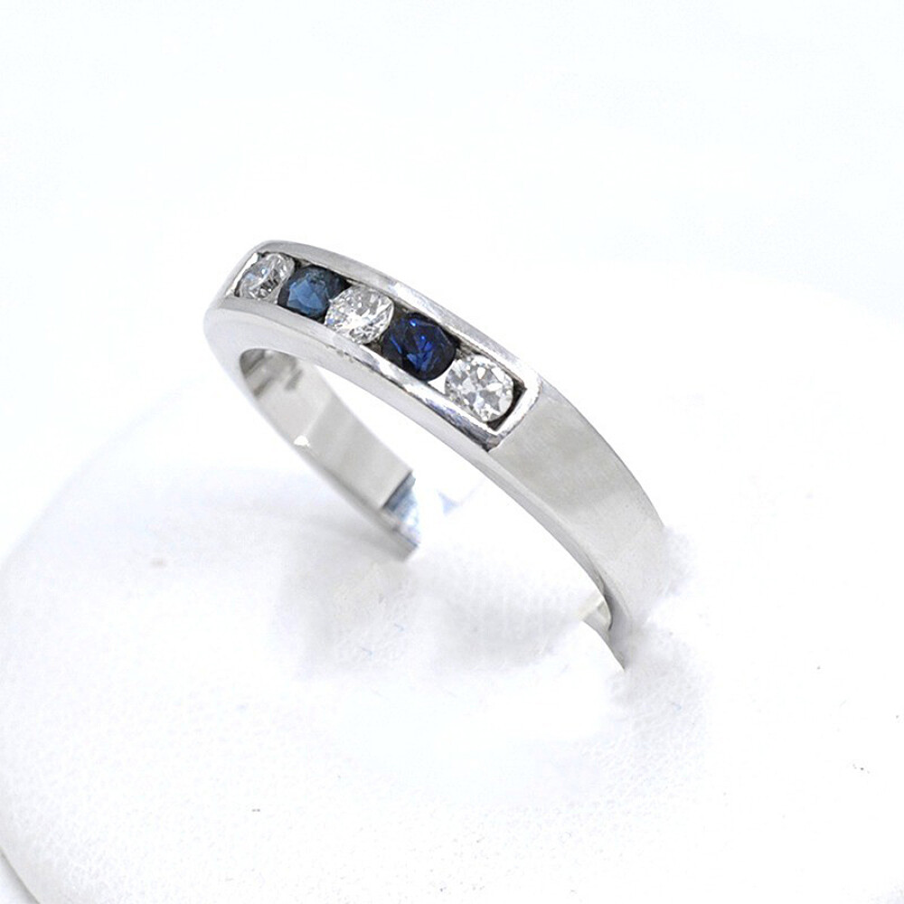 Anillo En Oro 18K Blanco, Zafiros Y Brillantes Anillo En Oro 18K Blanco, Zafiros Y Brillantes