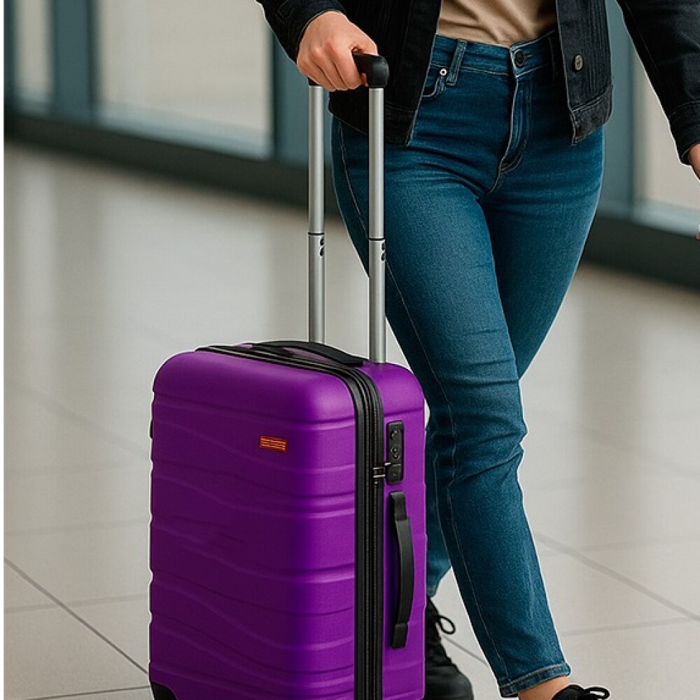 Valija Rigida Carry On Con Mango Telescopico Violeta Valija Rigida Carry On Con Mango Telescopico Violeta
