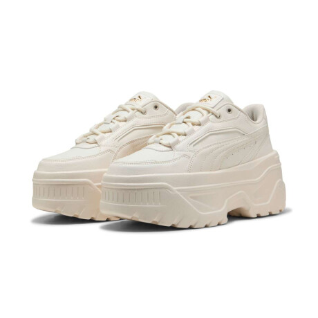 Zapatillas Karmen X-Tra de Mujer Crema