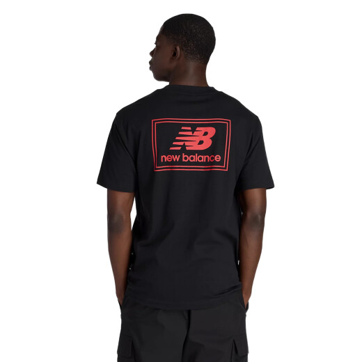 Remera New Balance Woven Label - Negro Remera New Balance Woven Label - Negro