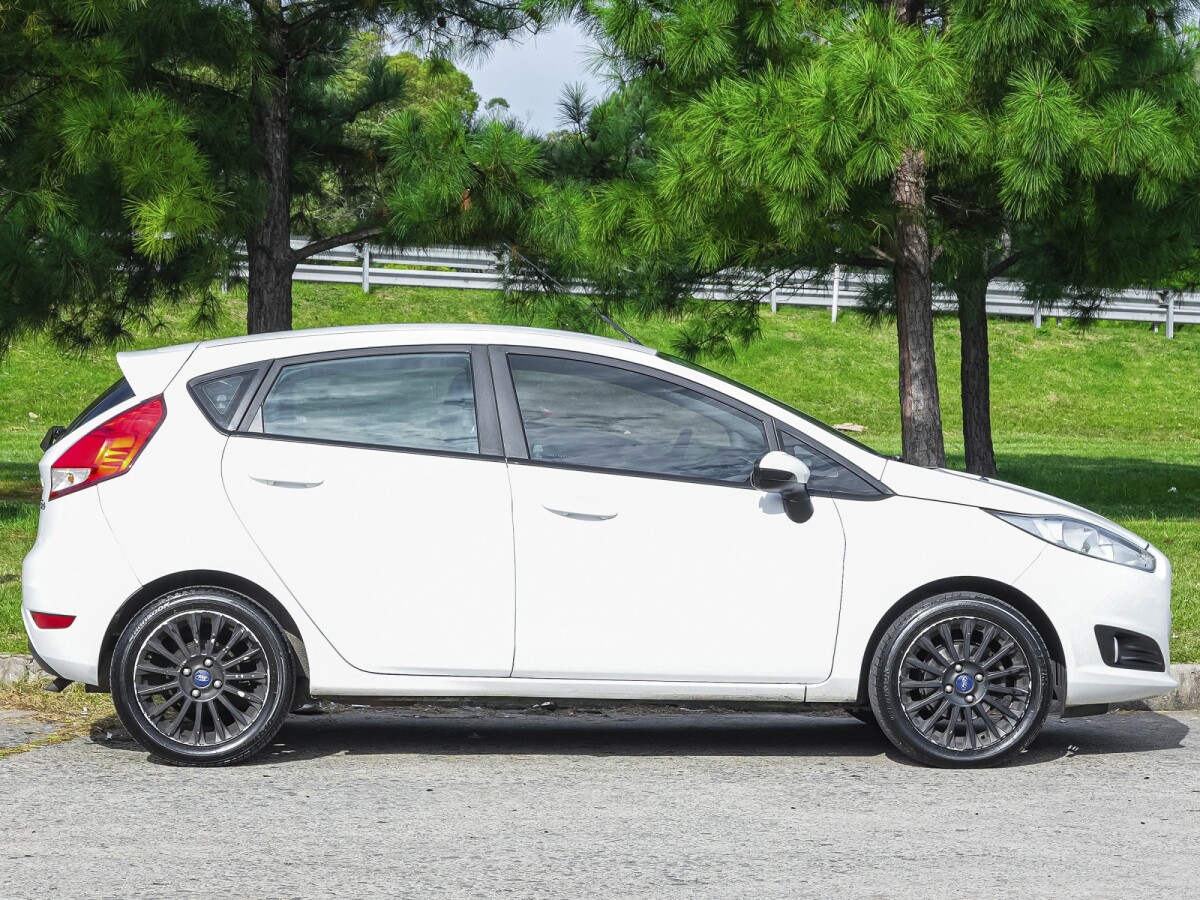 Ford Fiesta SE 1.6 Extra Full | Permuta / Financia Ford Fiesta SE 1.6 Extra Full | Permuta / Financia
