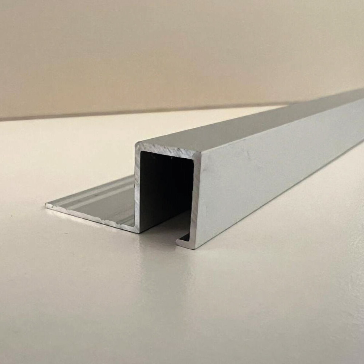 Guardacanto Quadra de Aluminio Mate 12 mm 