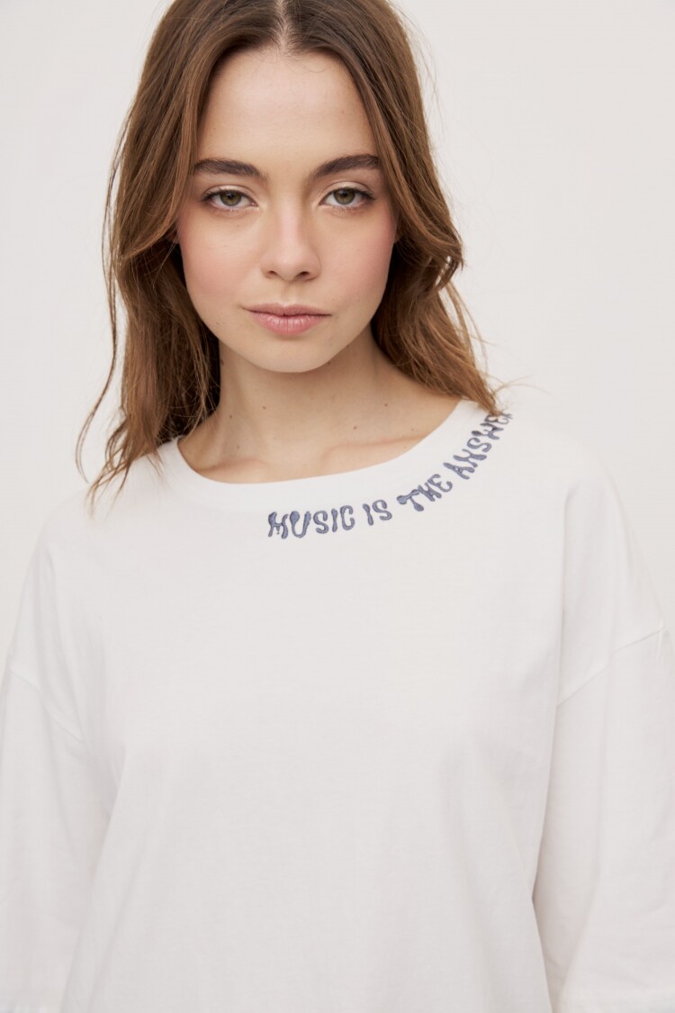 REMERA ANSWER Crudo