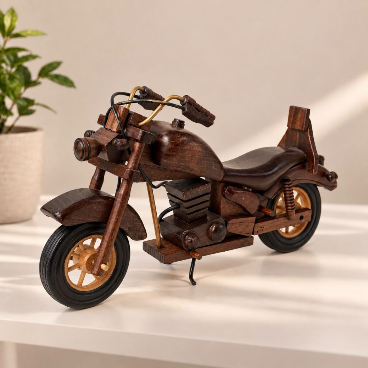 Moto Decorativa de Madera con Respaldo 