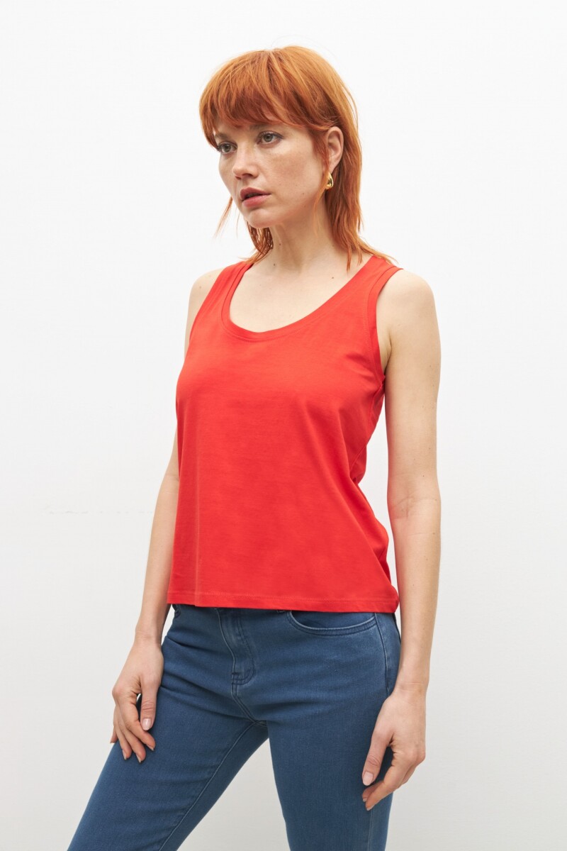 Musculosa escote a la base rojo