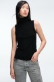 TOP SIN MANGAS Negro