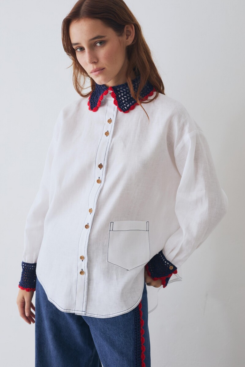 CAMISA EMBLEMA Blanco Con Rojo Y Azul
