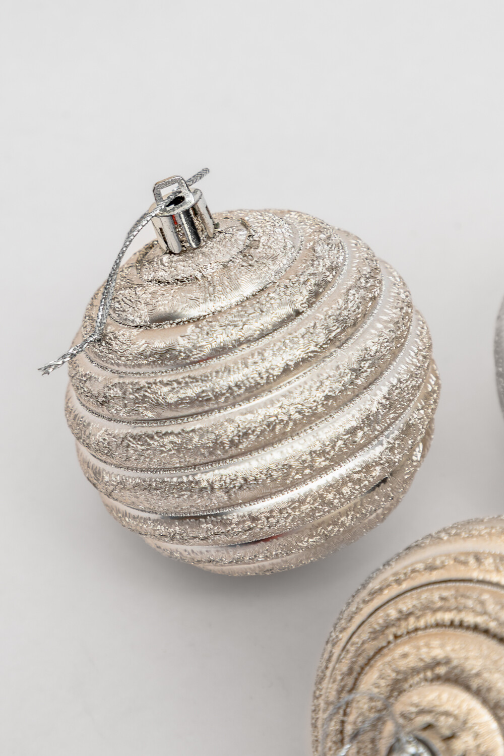 Colgante Esferas Líneas Oro, 3un. Color Unico