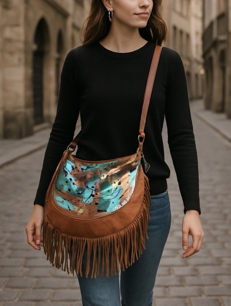 Cartera NIMA Con Flecos Línea Ottenta - Arte Turquesa Pintado A Mano 