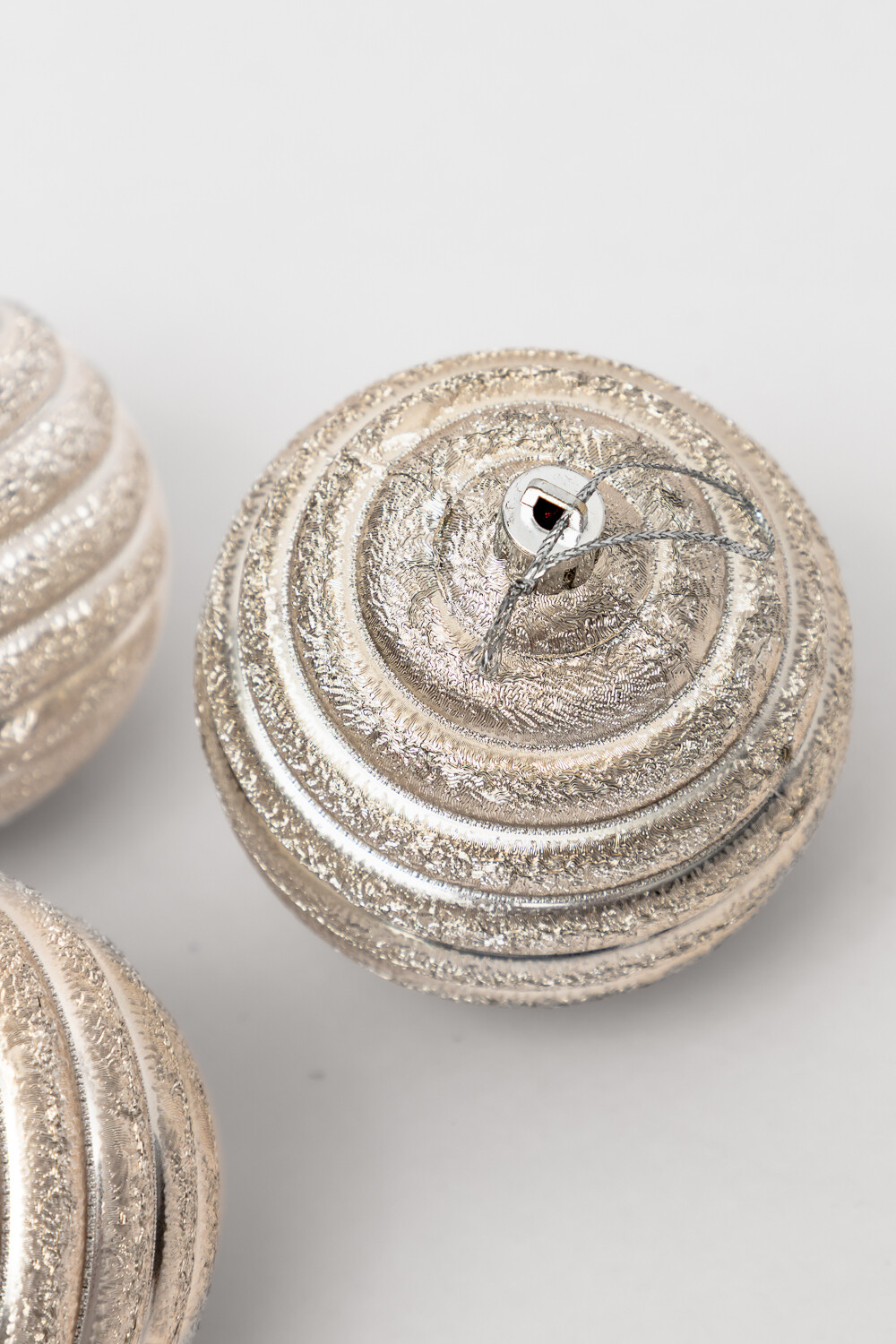 Colgante Esferas Líneas Oro, 3un. Color Unico