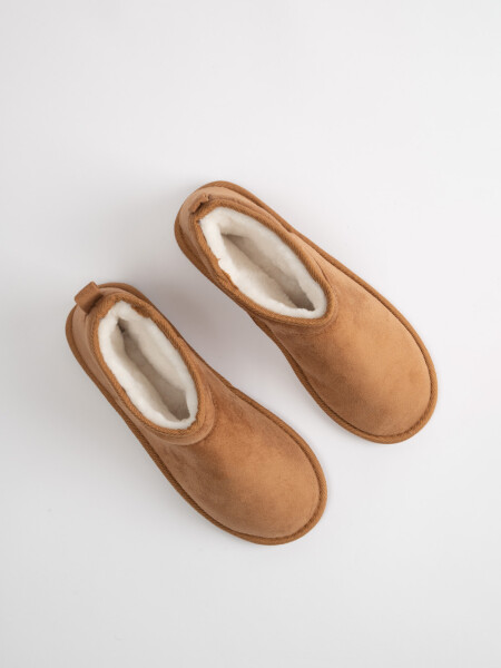 Pantubota corta Beige
