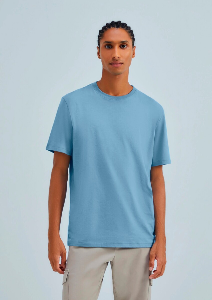 CAMISETA BÁSICA MANGA CORTA - CELESTE 