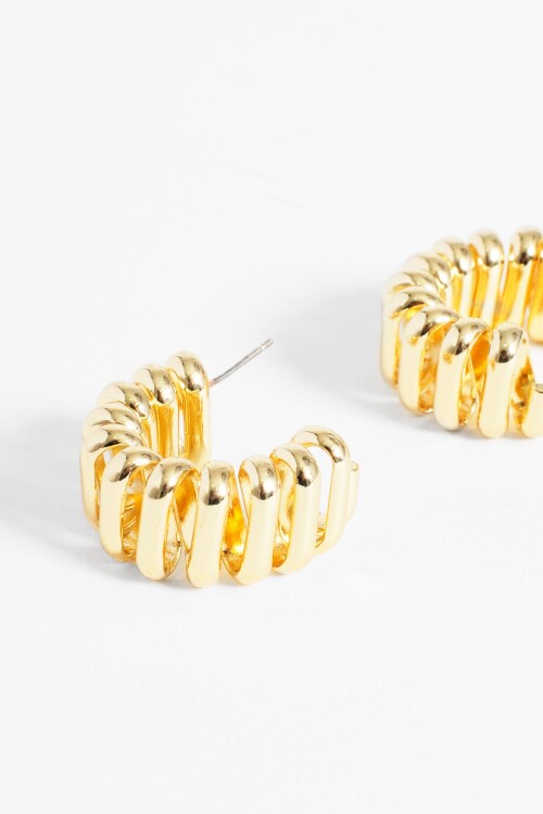 Aros gruesos con detalle dorado