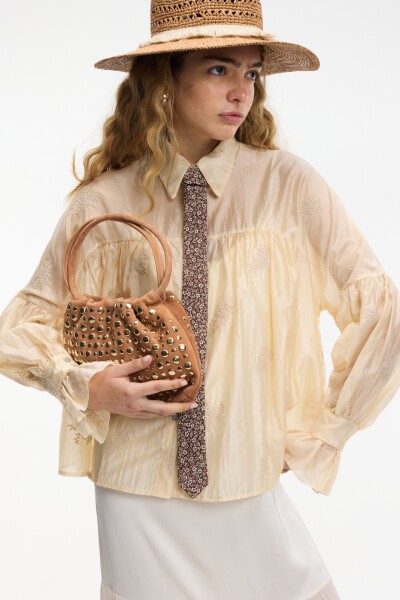 CAMISA DELICADA Manteca