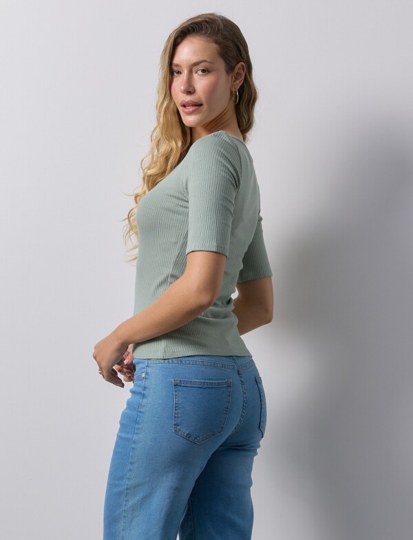 Remera Basica Ribs VERDE