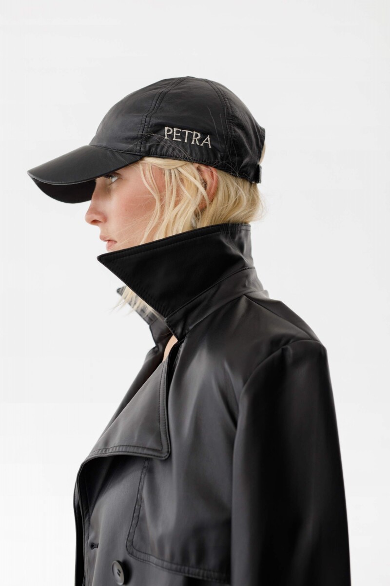 Petra Leather Cap Negro