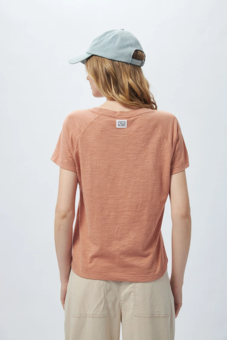 REMERA BÉLGICA Canela
