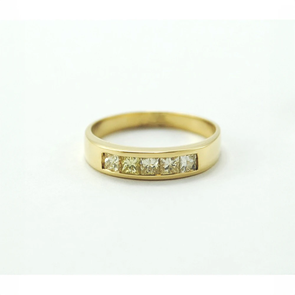 Anillo Oro 18K Con 5 Brillantes Color Champagne Anillo Oro 18K Con 5 Brillantes Color Champagne