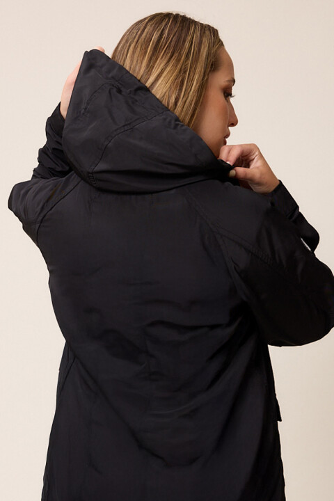 CAMPERA ZIRANA POLANCO Negro