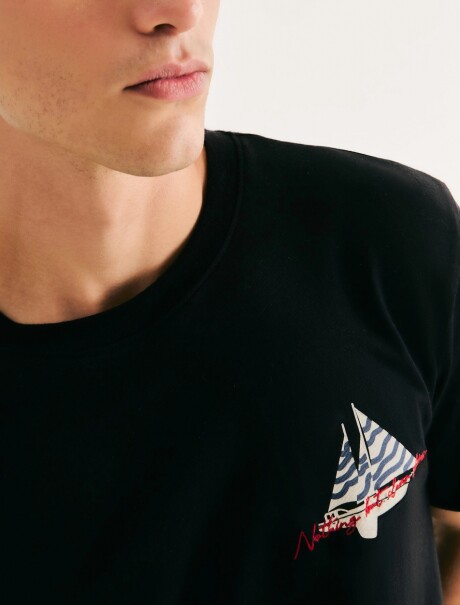 CAMISETA CON ESTAMPA NEGRO