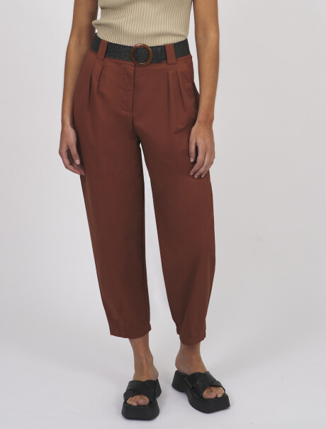 Pantalon con pinzas cobre