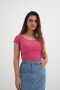 Remera off shoulder mangas cortas FUCSIA