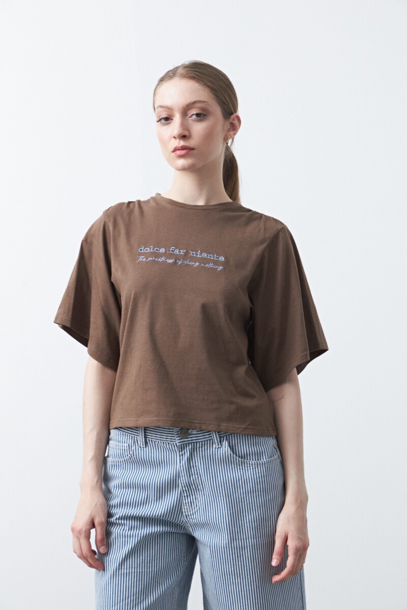 REMERA ALGARROBO Café