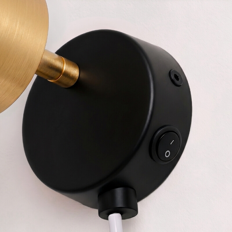 ARTEFACTO BOLD DE ADOSAR ORIENTABLE Luminaria de Pared Bold Brass