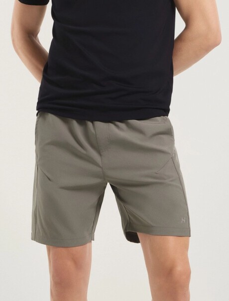 BERMUDA SPORT CON BOLSILLOS VERDE