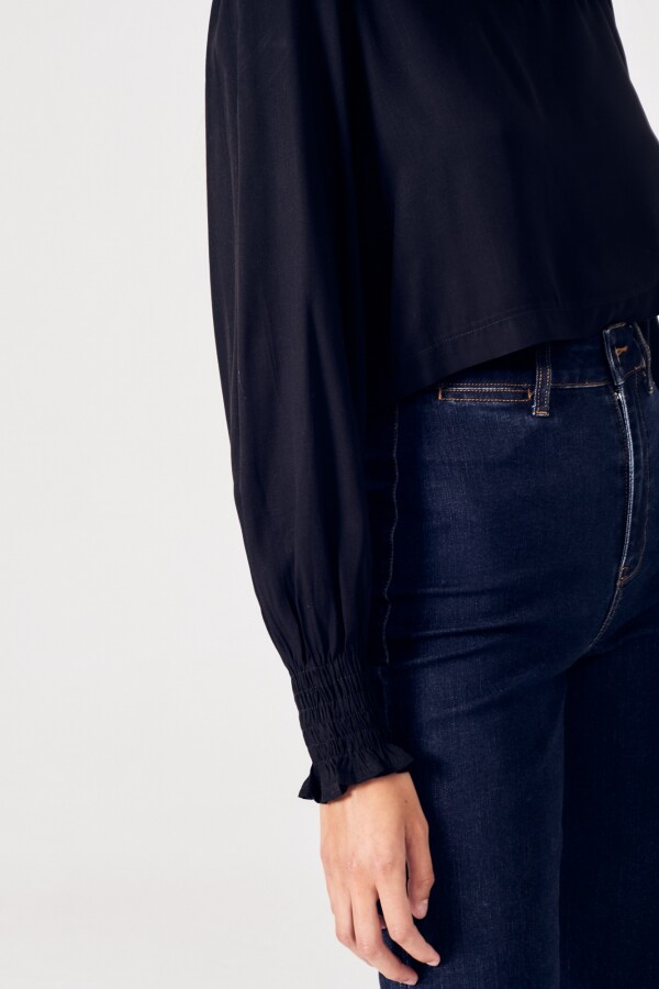Blusa Puño Fruncido Negro