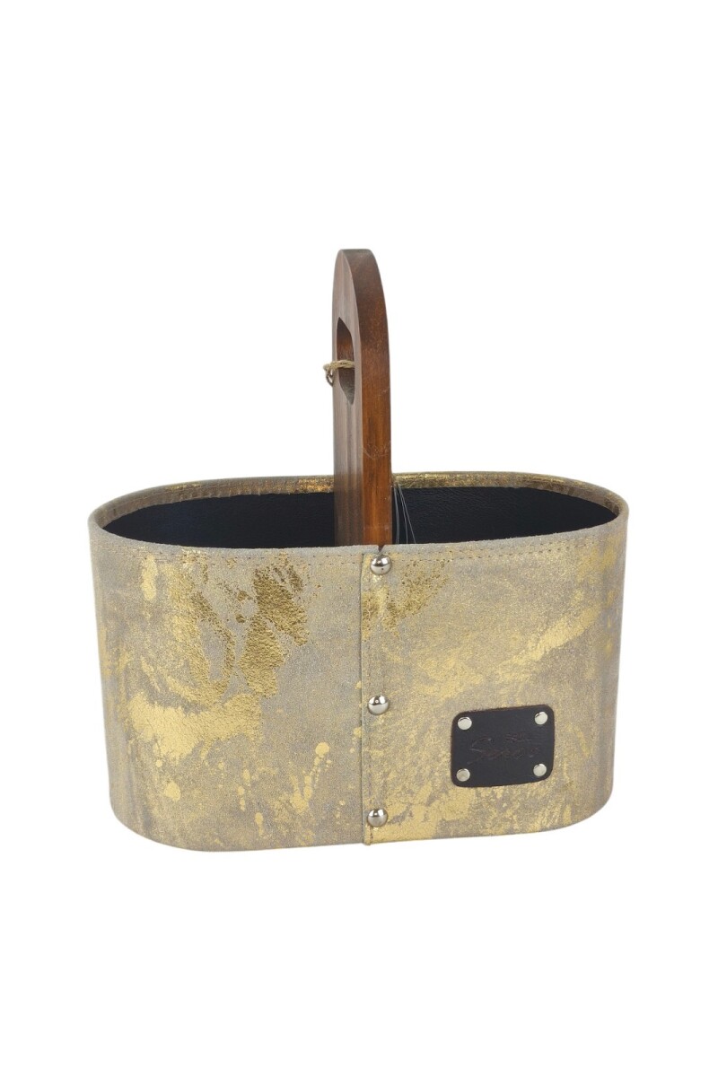 Matera Artesanal de Cuero con Detalles Metalizados Beige con dorado