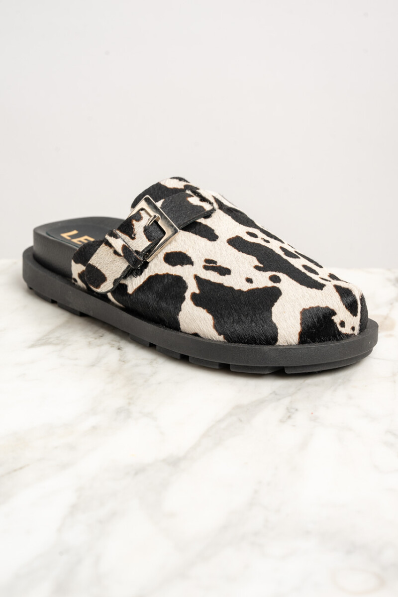 Zueco Cuero Vaca Negro