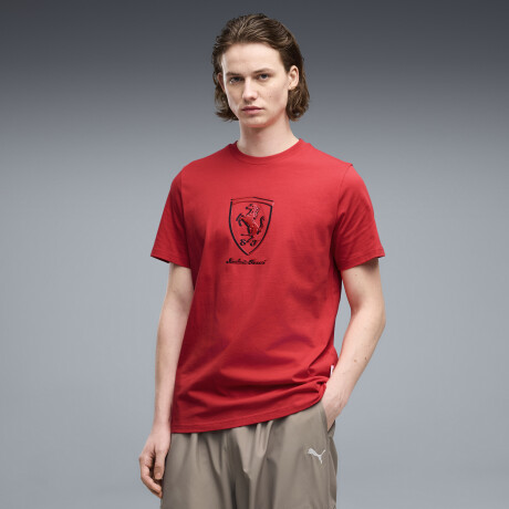 Ferrari tonal Shield Tee 63700402 Rojo