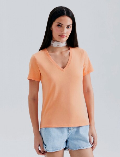 CAMISETA BÁSICA MANGA CORTA CUELLO EN V NARANJA