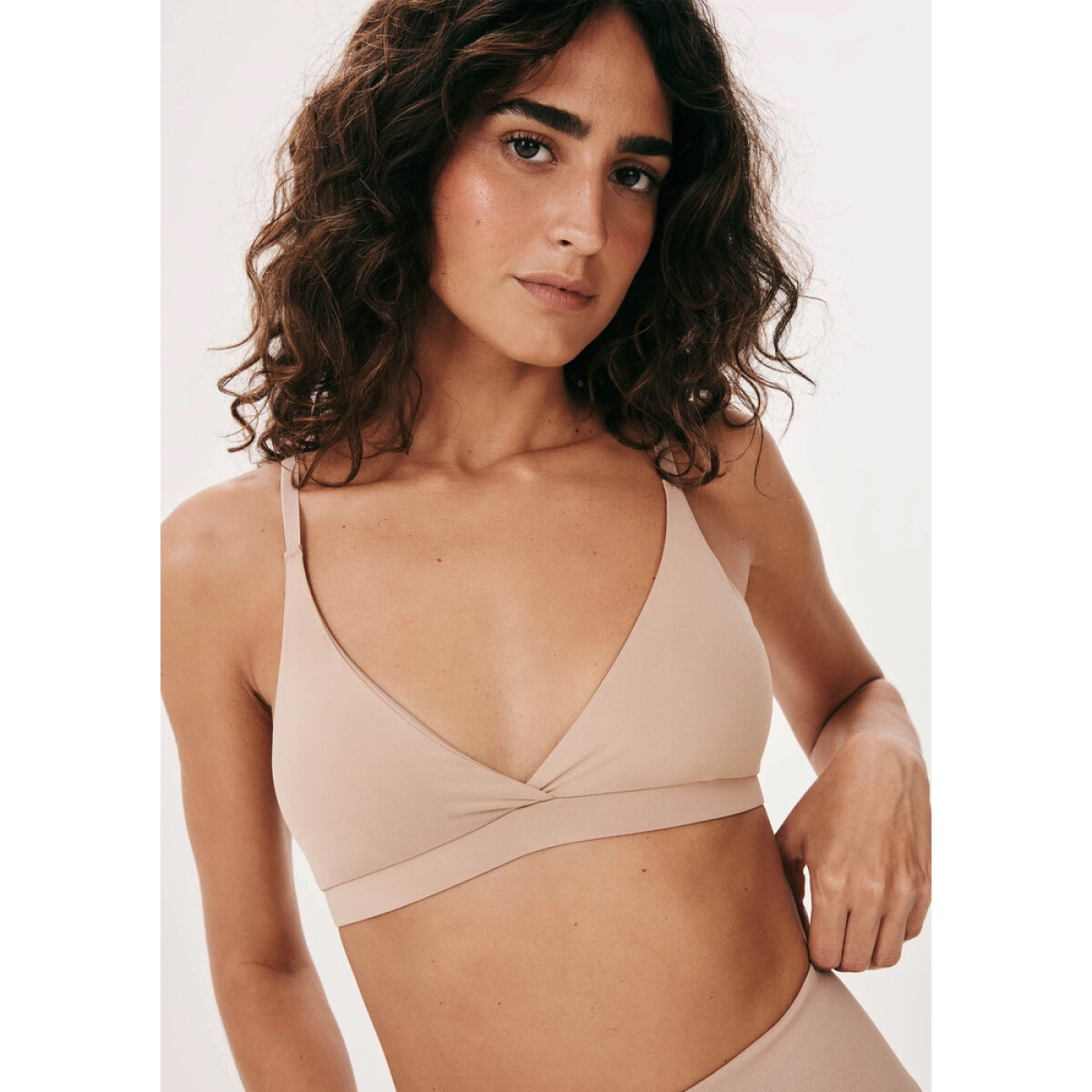 SUTIA FEM - BEGE 