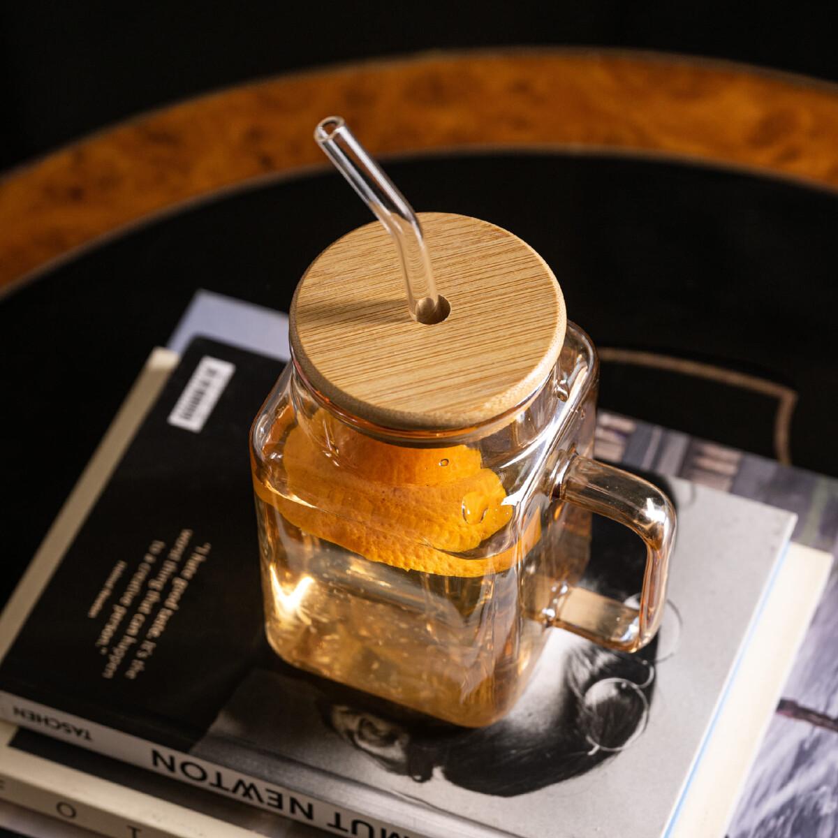 Vaso de vidrio con tapa madera y sorbito efecto espejado 