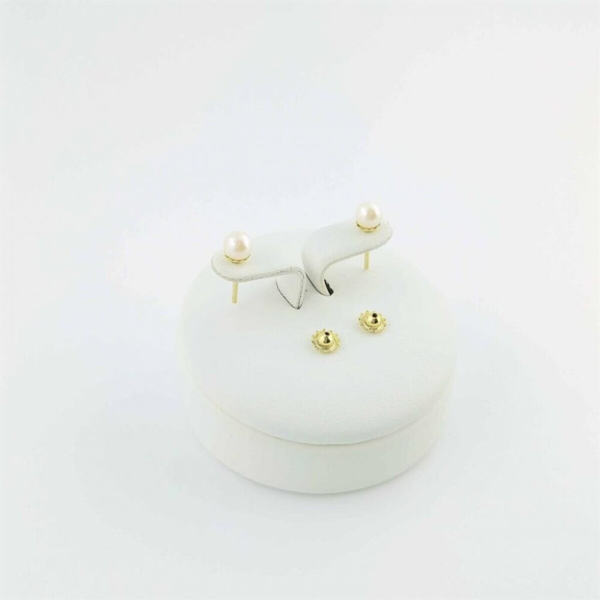 Caravanas de Oro 18 kt y Perla de cultivo 5 mm - Sistema de Perno y rosca 