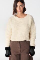 Sweater Crop Crudo