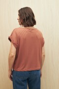 REMERA MANUEL Almendra