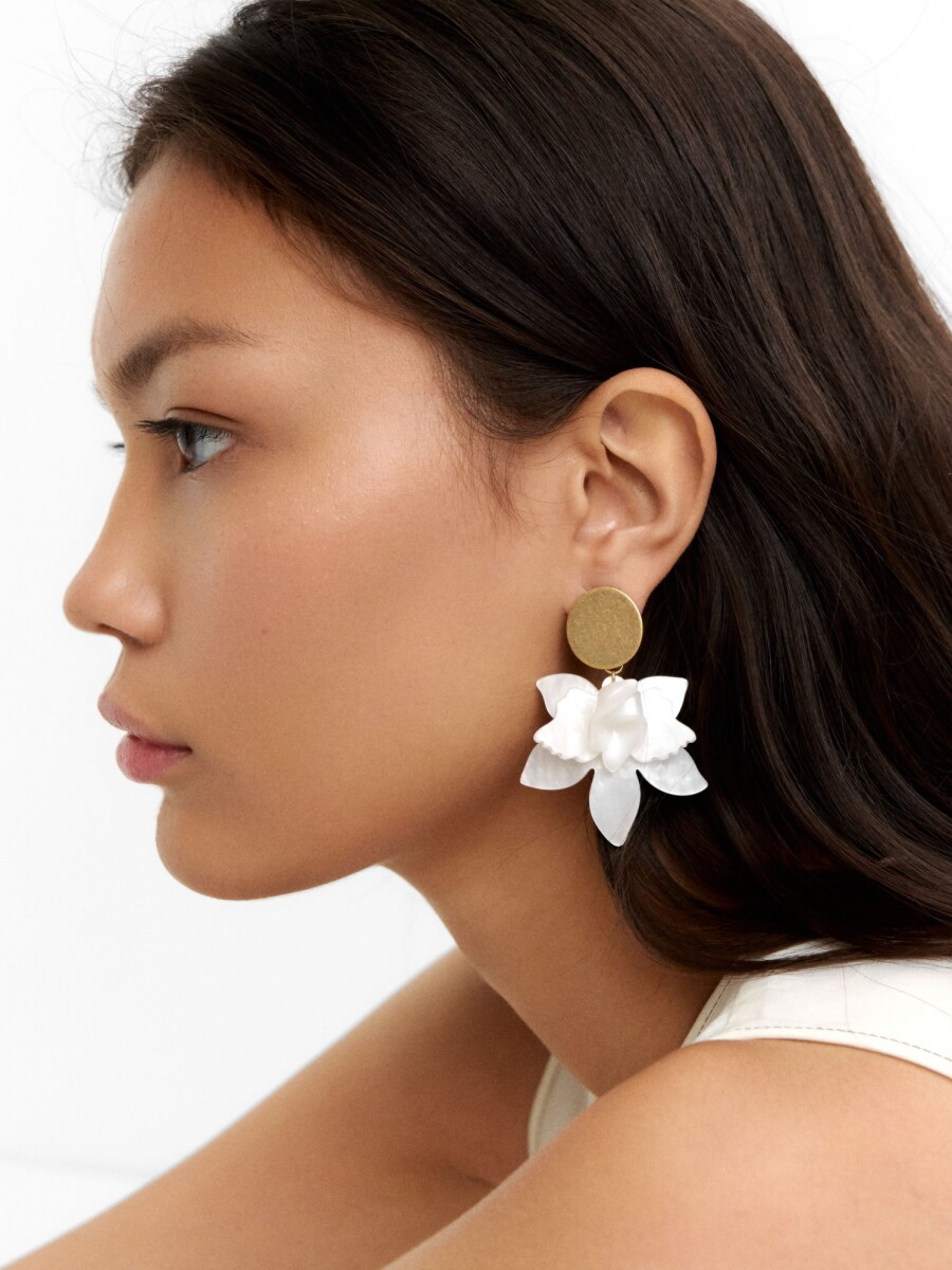 Pendientes Maxi Con Flor Marmoleada blanco