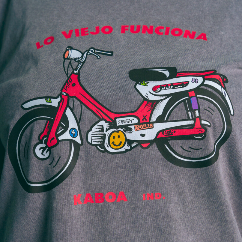 REMERA OVERSIZE - LO VIEJO FUNCIONA REMERA OVERSIZE - LO VIEJO FUNCIONA