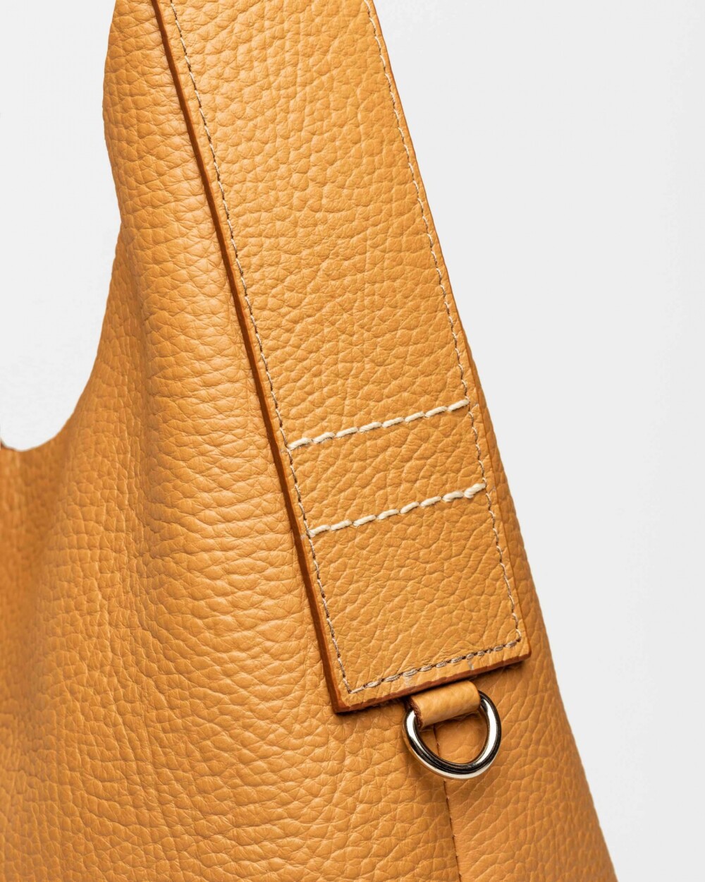 Bolso Tanner en cuero graneado Cuoio