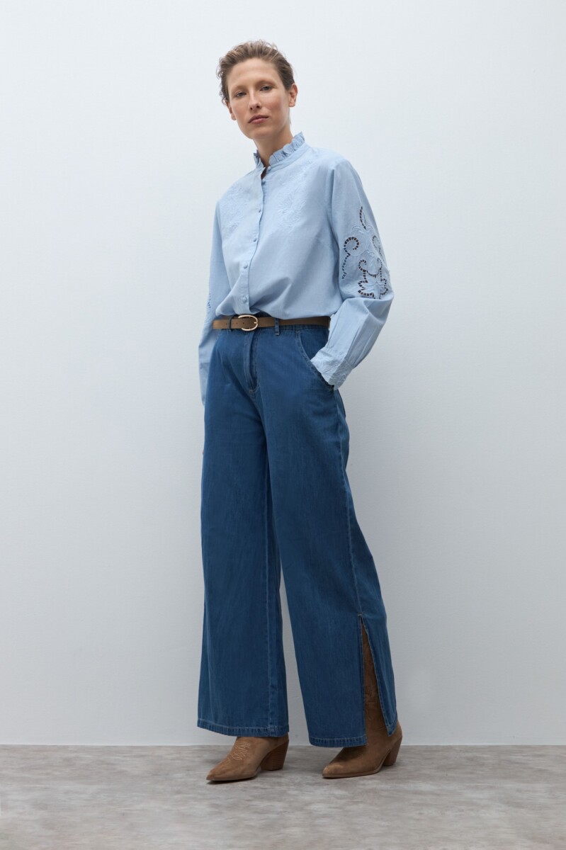 Camisa boho con bordados - celeste 