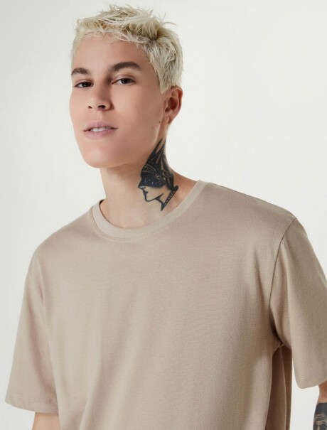 CAMISETA BÁSICA MANGA CORTA BEIGE