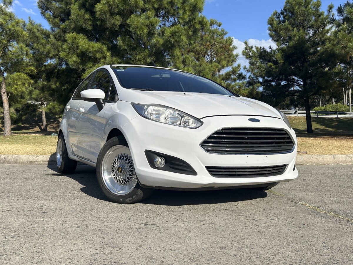 Ford Fiesta 2018 EXCELENTE ESTADO! | Permuta / Financia Ford Fiesta 2018 EXCELENTE ESTADO! | Permuta / Financia