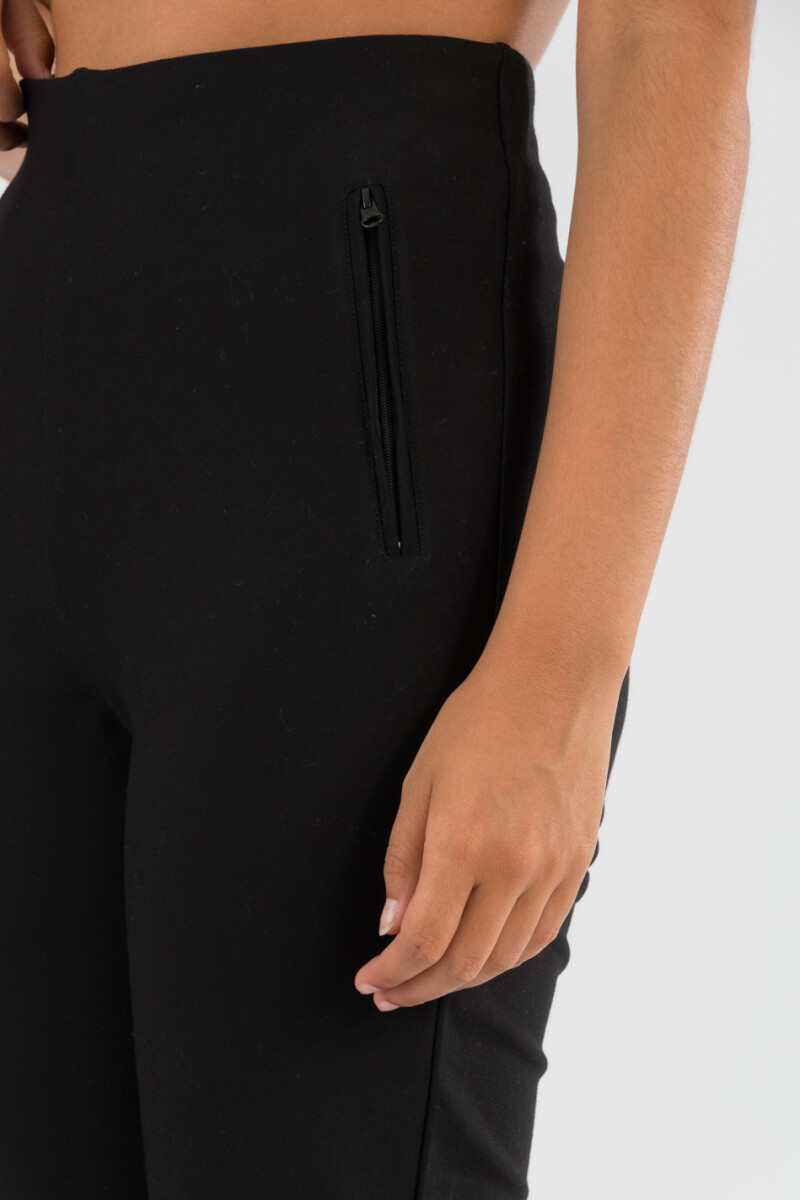 Pantalon capulino Negro