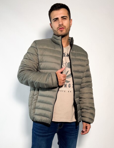 Campera de nylon Hakuna Verde